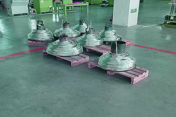 黃金鋅絲置換法：原材料價格的波動與背后的經濟邏輯！